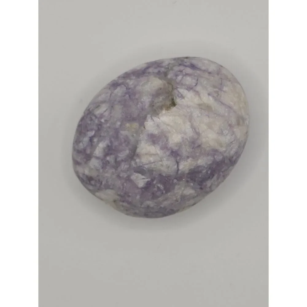 Charoite Chunky Palm โ Spiritual Transformation (2.2"x1.7"x1") - Picture 2 of 2